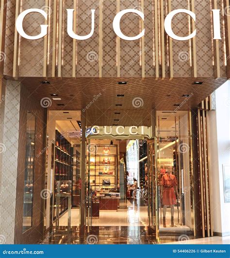 outlet mall gucci store